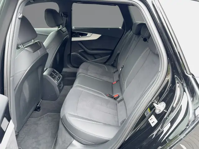 Audi A4 view 12