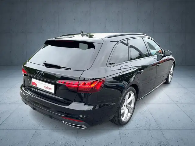 Audi A4 view 5