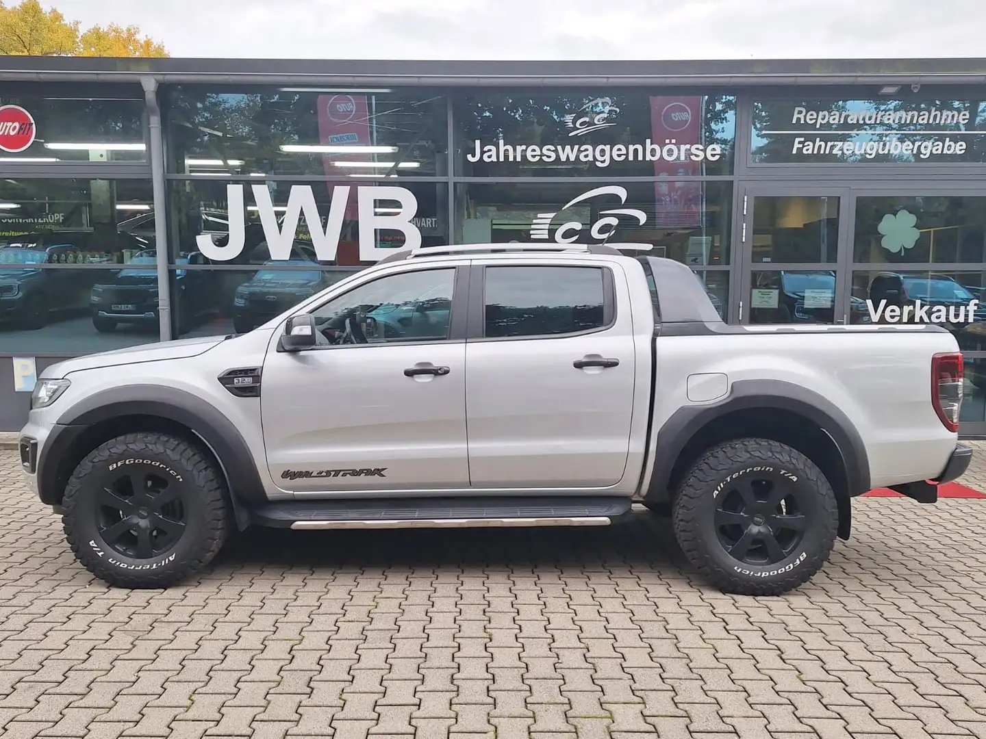 Ford Ranger Wildtrak 3,2 T8 Xenon Radläufe Delta Alu 285-18Z Plateado - 2