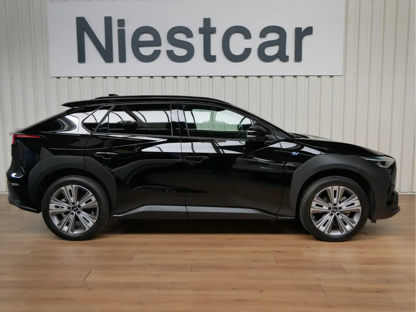 Subaru Solterra 71 kWh Schwarz - 2