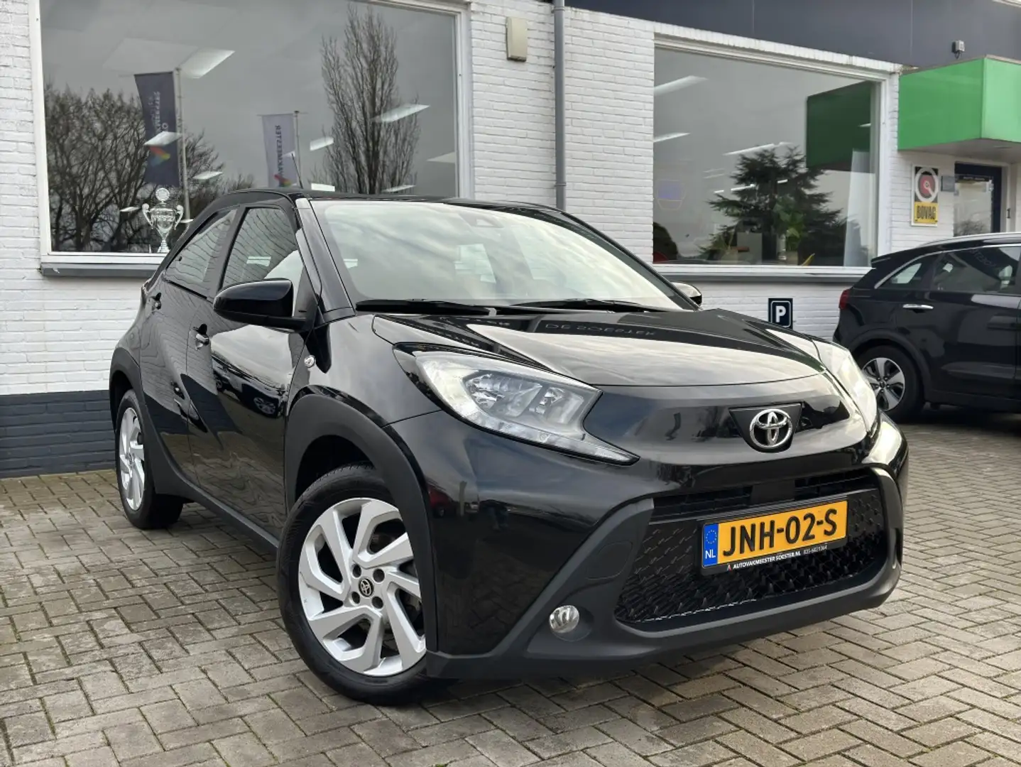 Toyota Aygo X 1.0|AUTOMAAT|19.293 KM|CARPLAY|2023|RIJKLAAR Zwart - 2