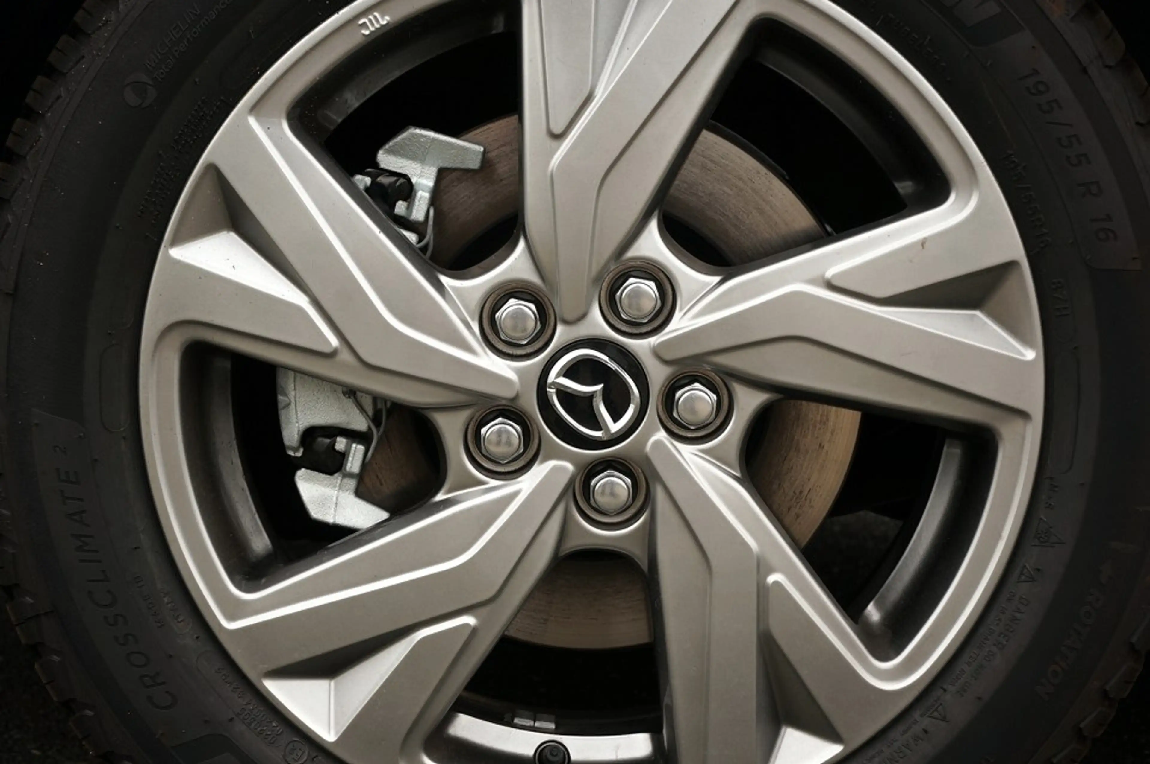 Mazda 2 Hybrid Exclusiveline | Benzin Hybrid 116 Autom. | — photo 7