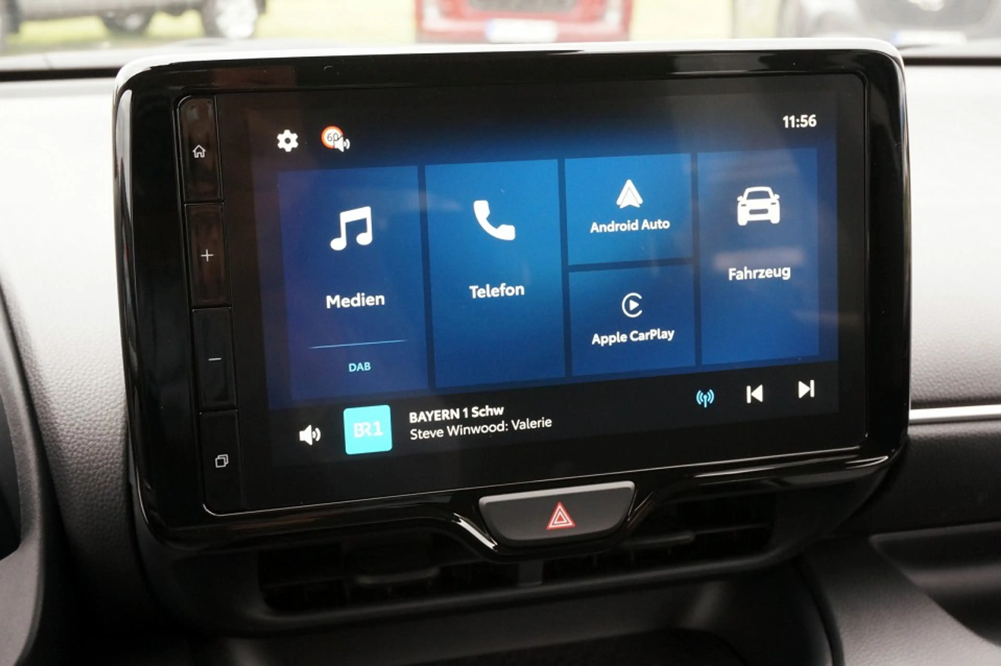 Mazda 2 Hybrid Exclusiveline | Benzin Hybrid 116 Autom. | — photo 13