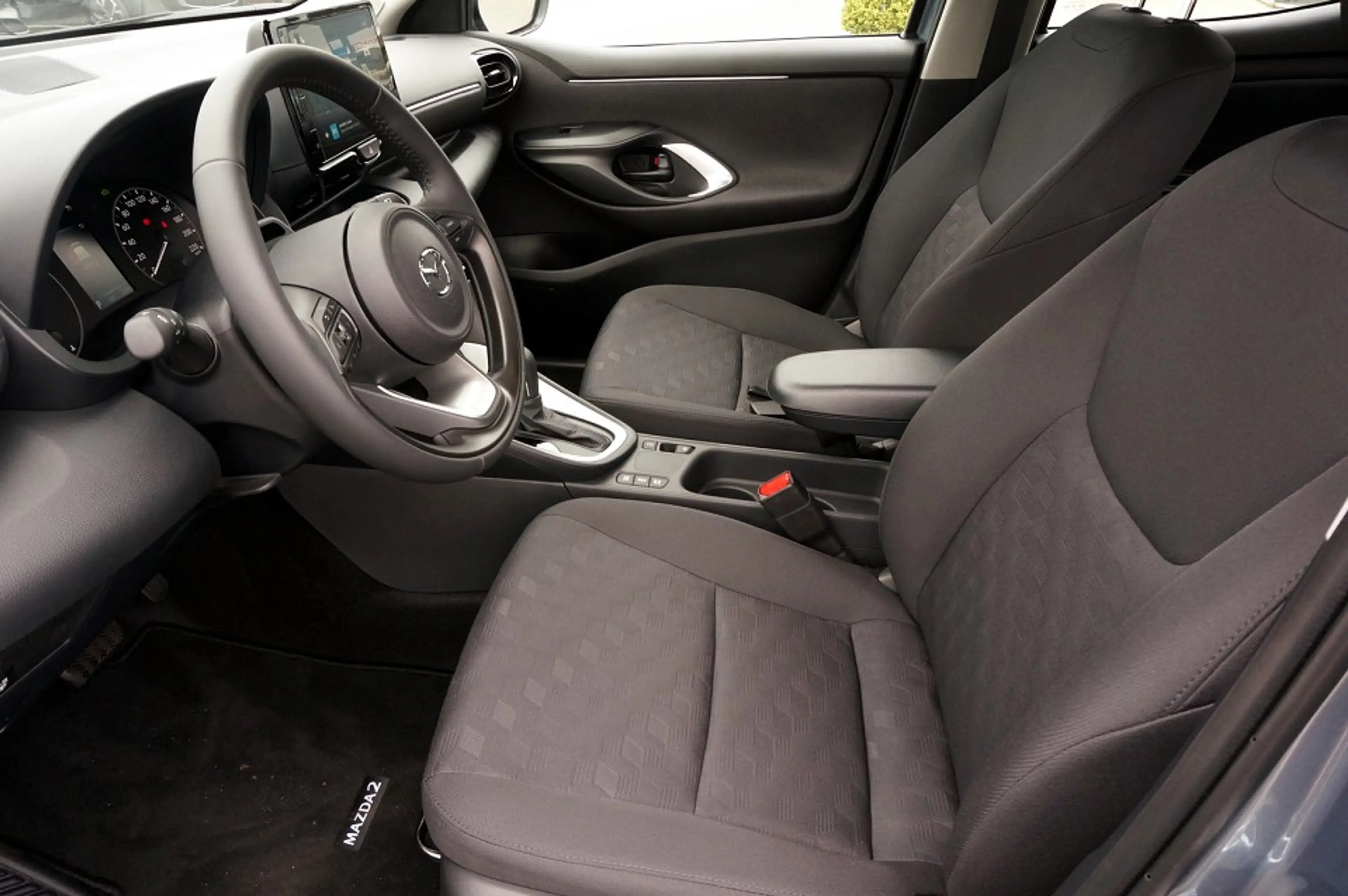 Mazda 2 Hybrid Exclusiveline | Benzin Hybrid 116 Autom. | — photo 8