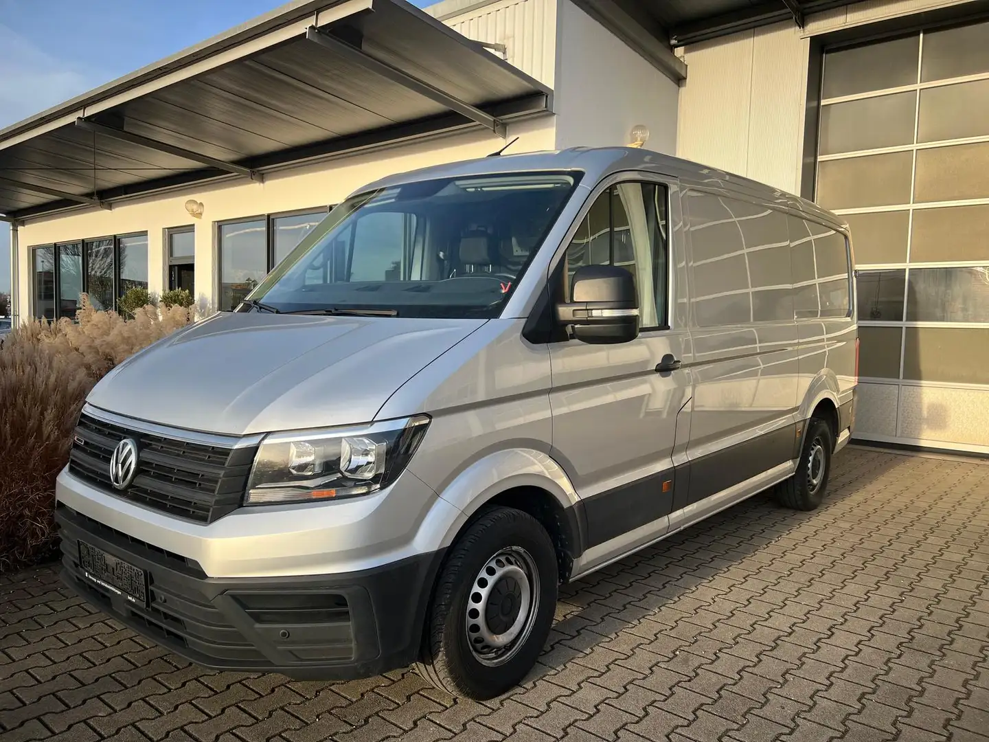 Volkswagen Crafter Kasten 35 L2 4MOTION 2.0 TDI Werkstatt Bott Silber - 1