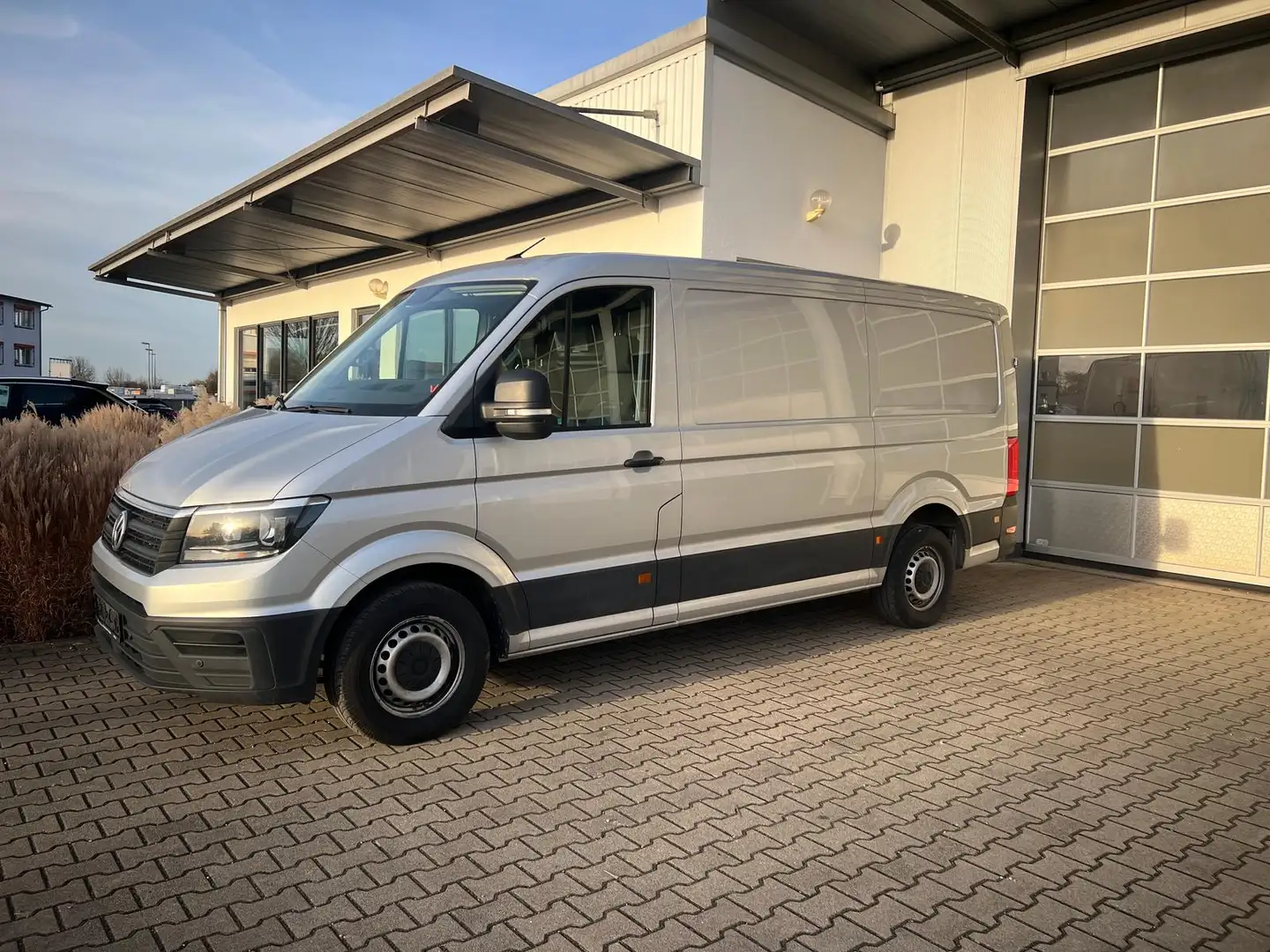 Volkswagen Crafter Kasten 35 L2 4MOTION 2.0 TDI Werkstatt Bott Silber - 2