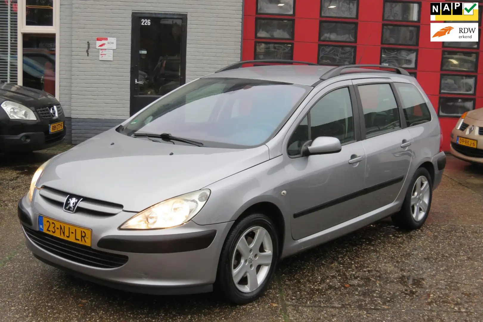 Peugeot 307 Break 2.0-16V XT , AUTOMAAT , NWE APK Grau - 1