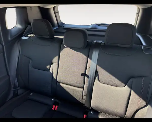 Jeep Renegade view 13