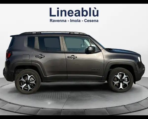 Jeep Renegade view 6