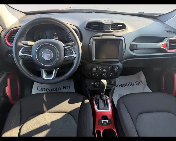 Jeep Renegade view 10