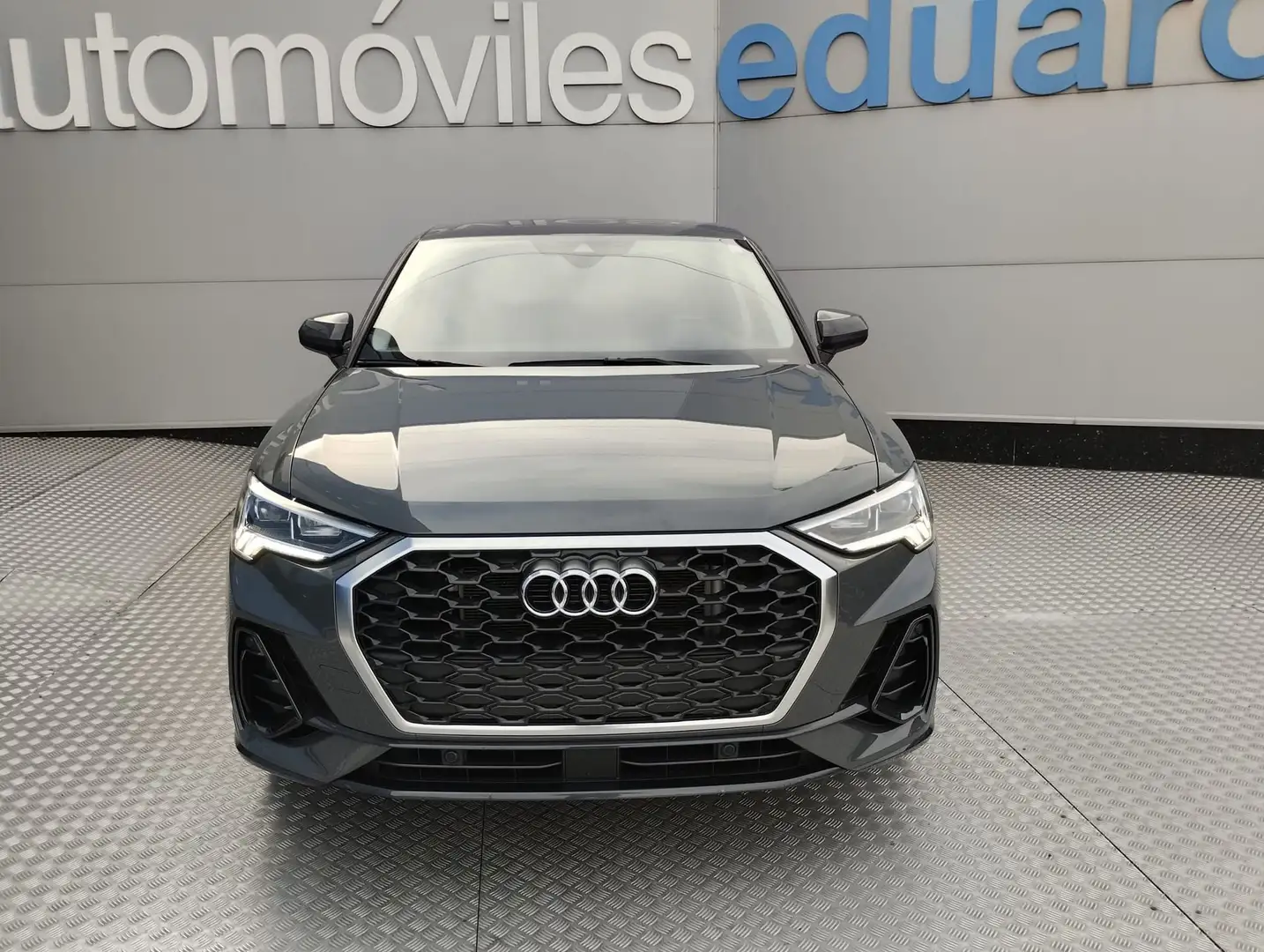 Audi Q3 Sportback 45 TFSIe Advanced S-tronic Grau - 2