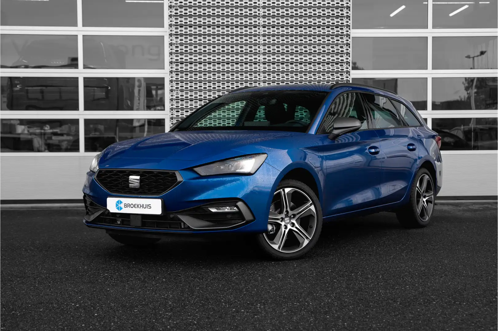 SEAT Leon e-Hybrid Sportstourer 1.5 TSI FR PHEV First Edition Kék - 1