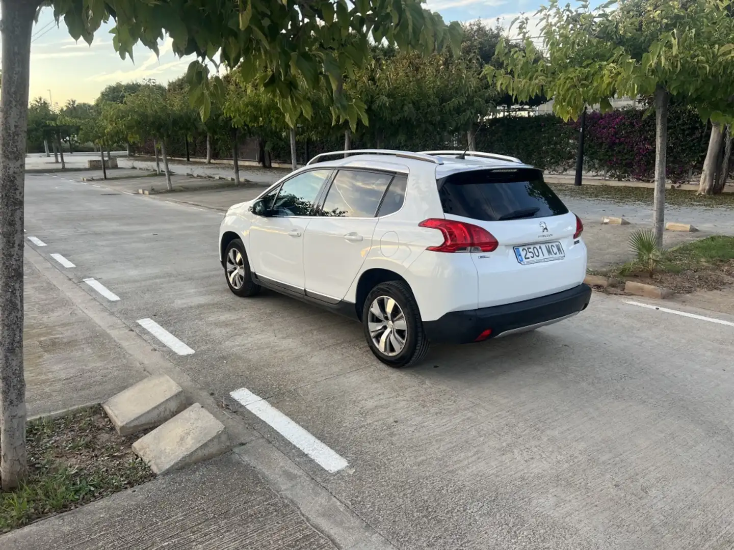 Peugeot 2008 1.2 PureTech S&S Allure EAT6 110 Blanco - 2