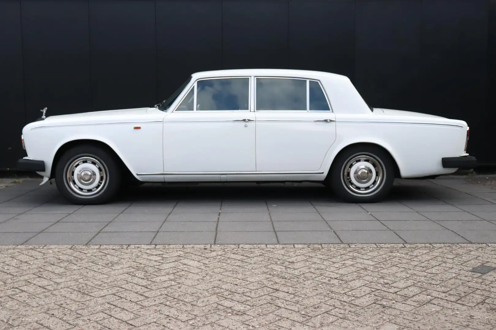 Rolls-Royce Silver Shadow 6.8 Saloon type ll RHD - 2