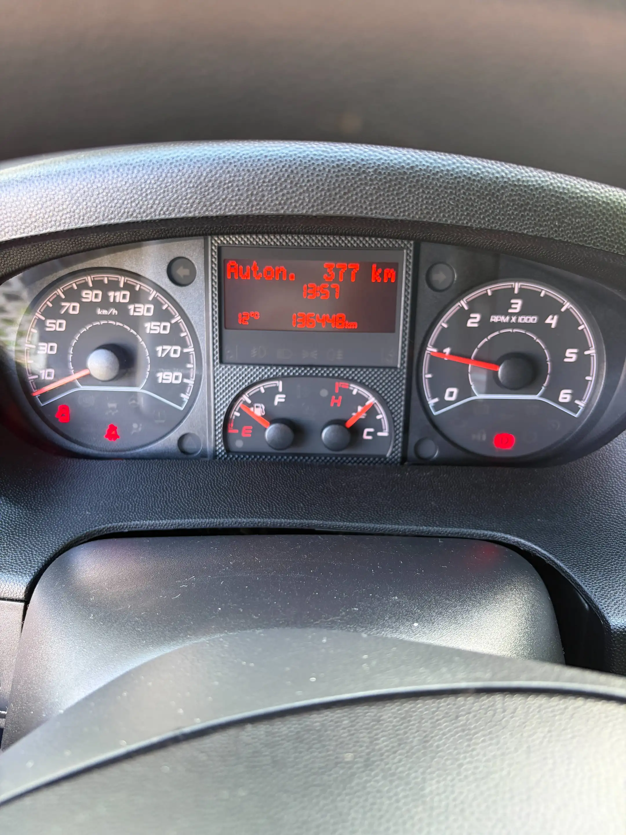 Peugeot Boxer 2.0 BlueHDi - euro6B - TVA - Garantie — photo 14
