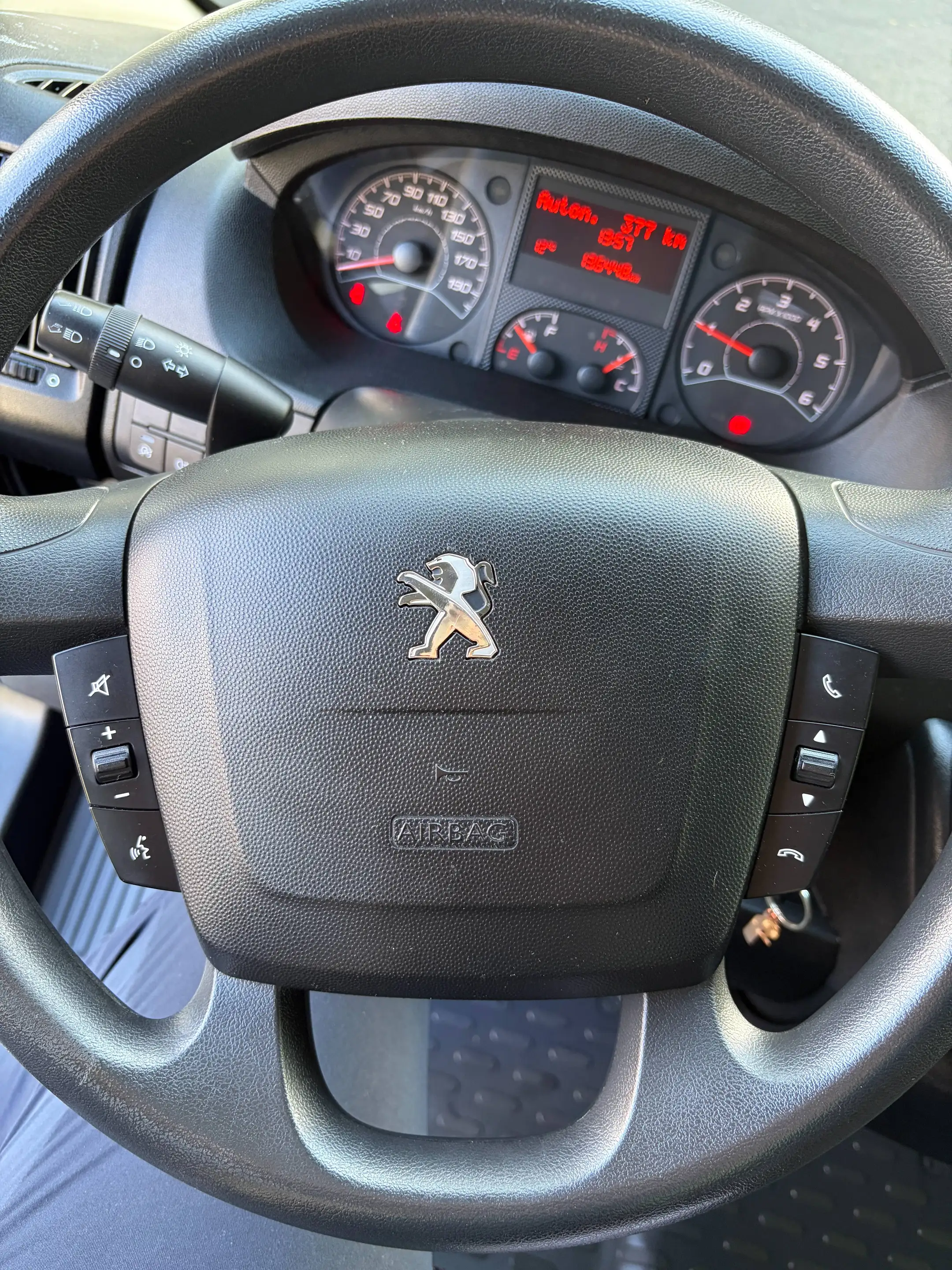 Peugeot Boxer 2.0 BlueHDi - euro6B - TVA - Garantie — photo 13