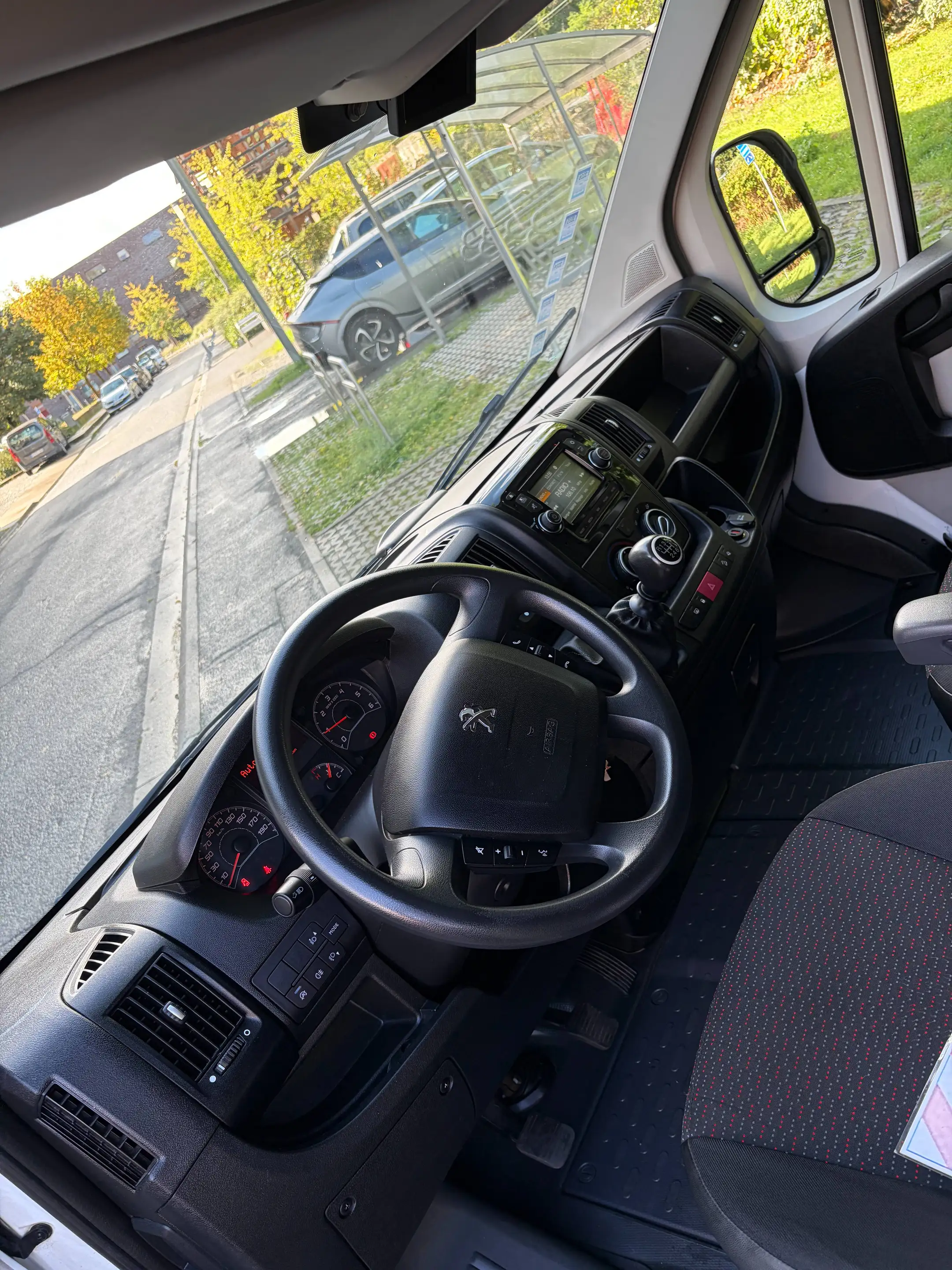 Peugeot Boxer 2.0 BlueHDi - euro6B - TVA - Garantie — photo 5