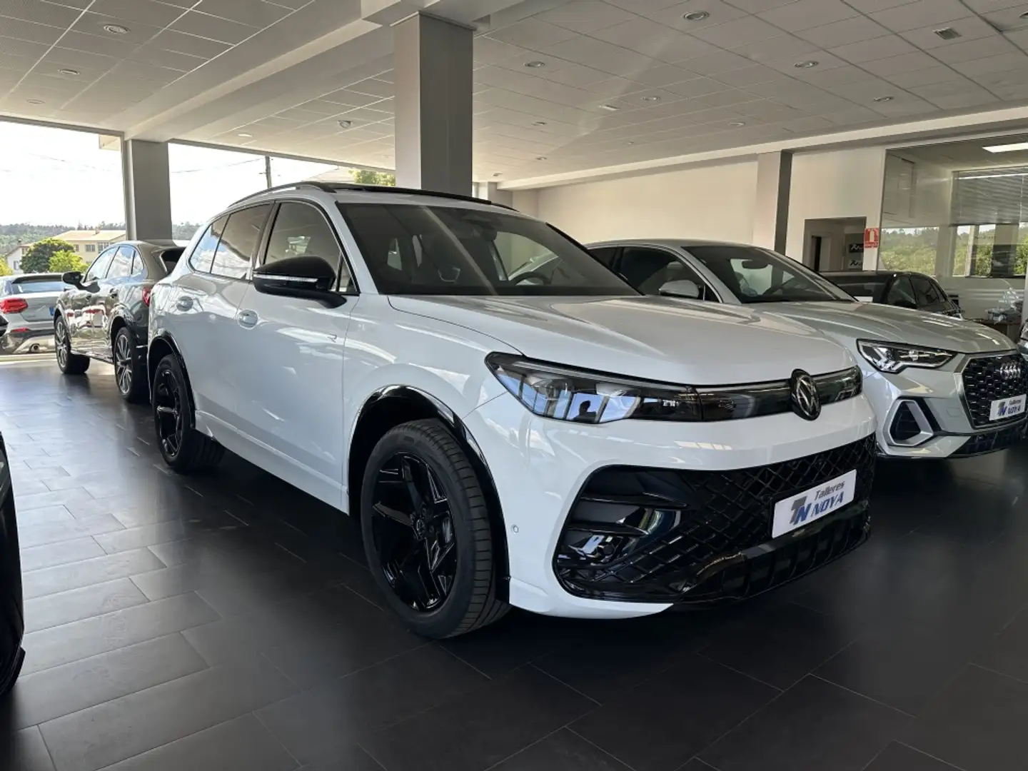 Volkswagen Tiguan 2.0TDI DSG R-Line 110kW Blanco - 1