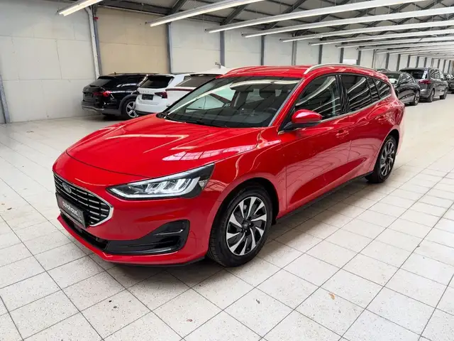 Ford Focus view 3