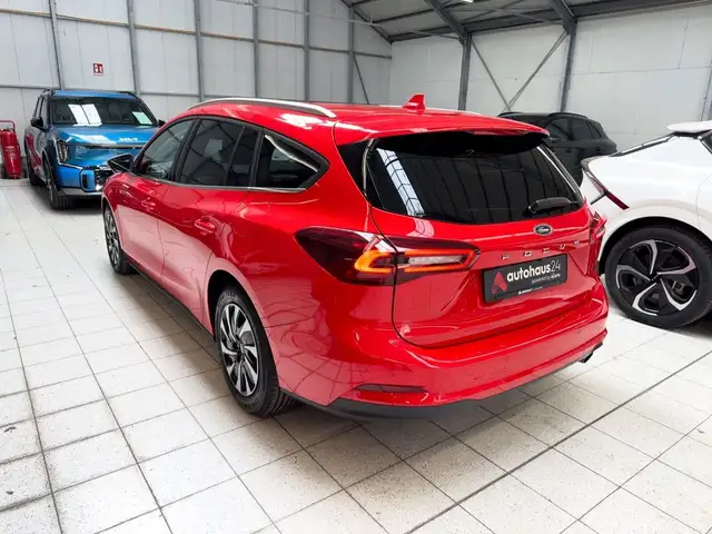 Ford Focus view 4