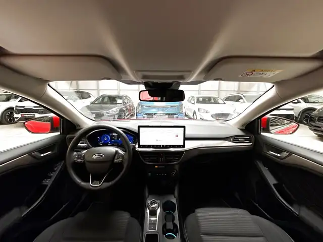 Ford Focus view 9