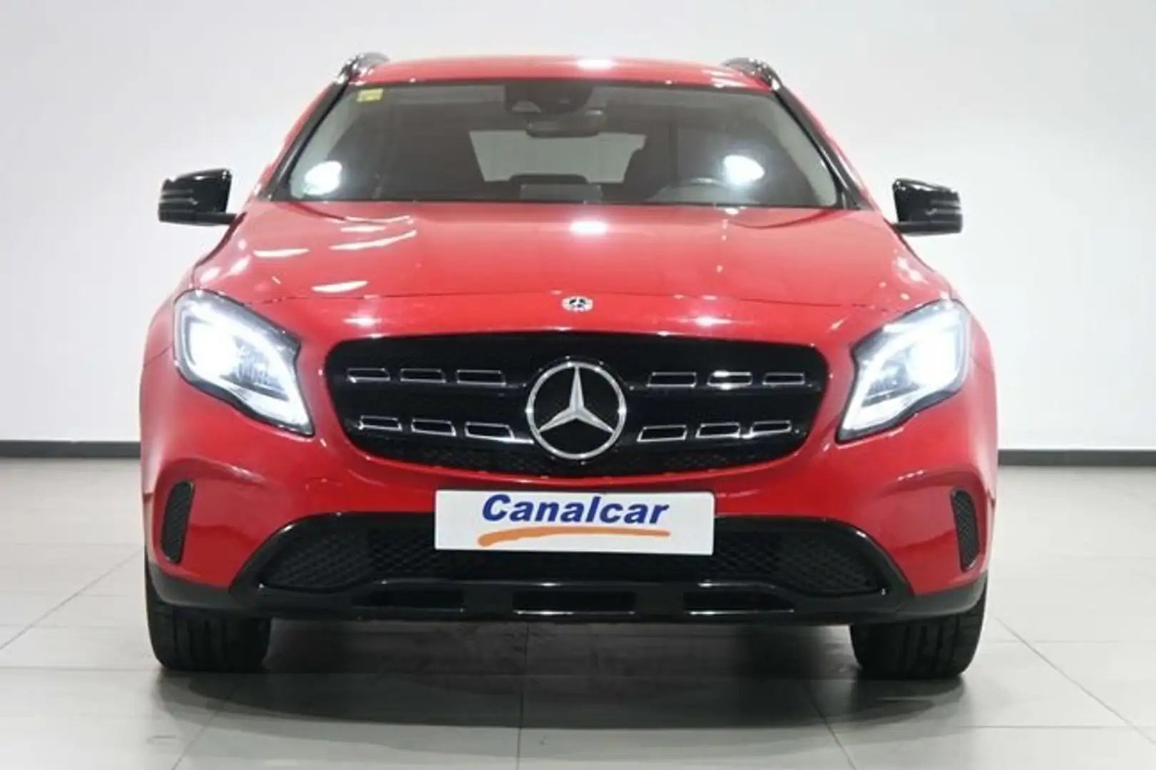 Mercedes-Benz GLA 200 7G-DCT Rojo - 2