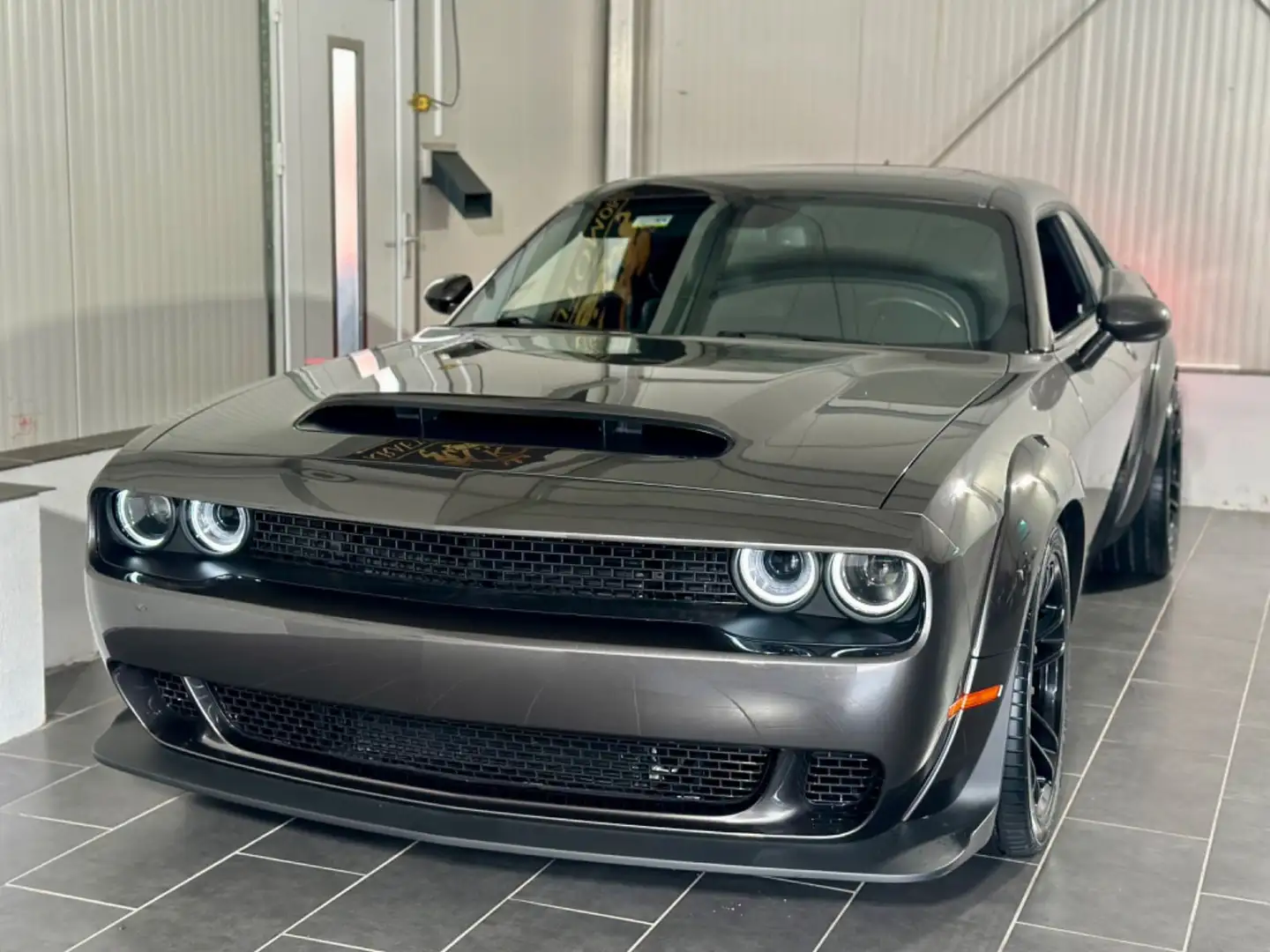 Dodge Challenger 5,7 V8 SRT/WIDEBODY-EXTREM-HELLCAT Grey - 2