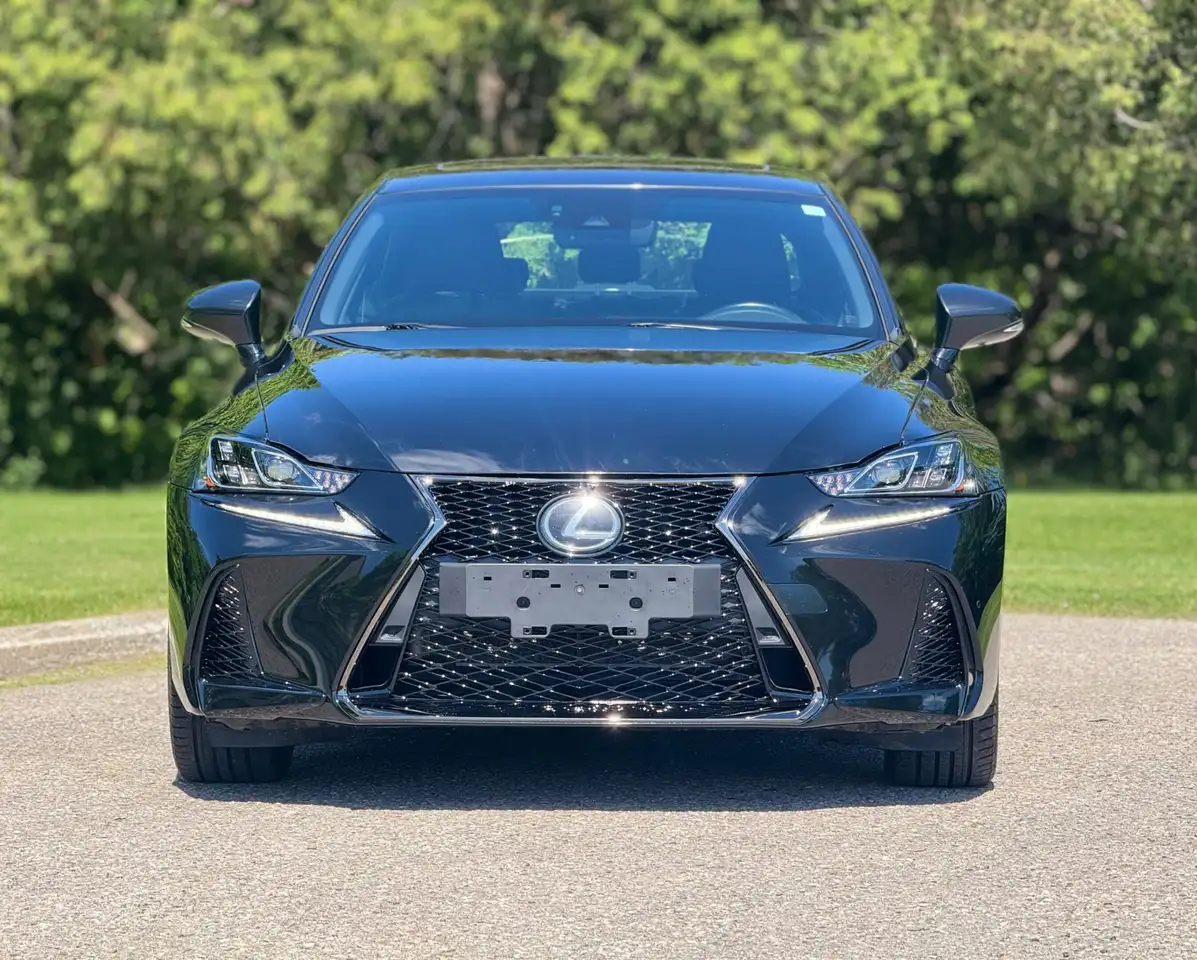 Lexus IS снимка Lexus IS