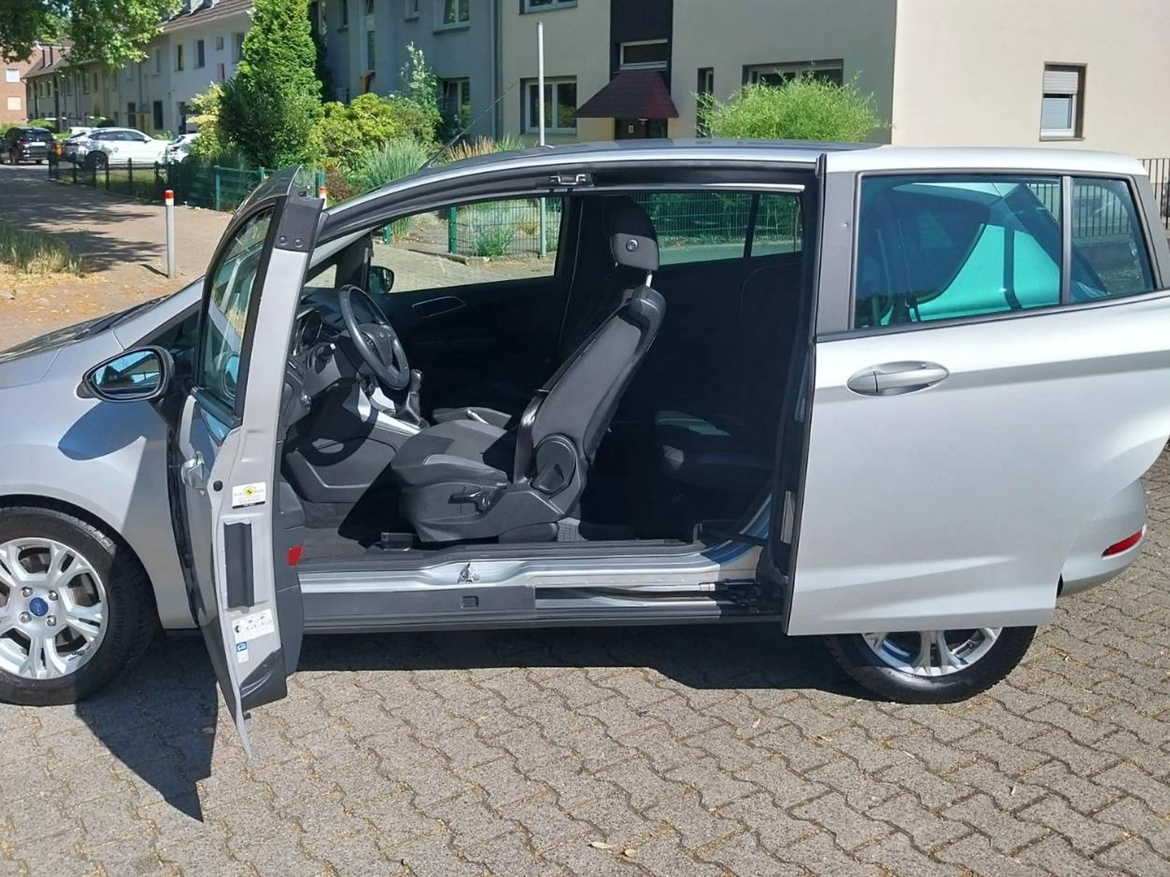 Ford B-Max Sync Edition — photo 9