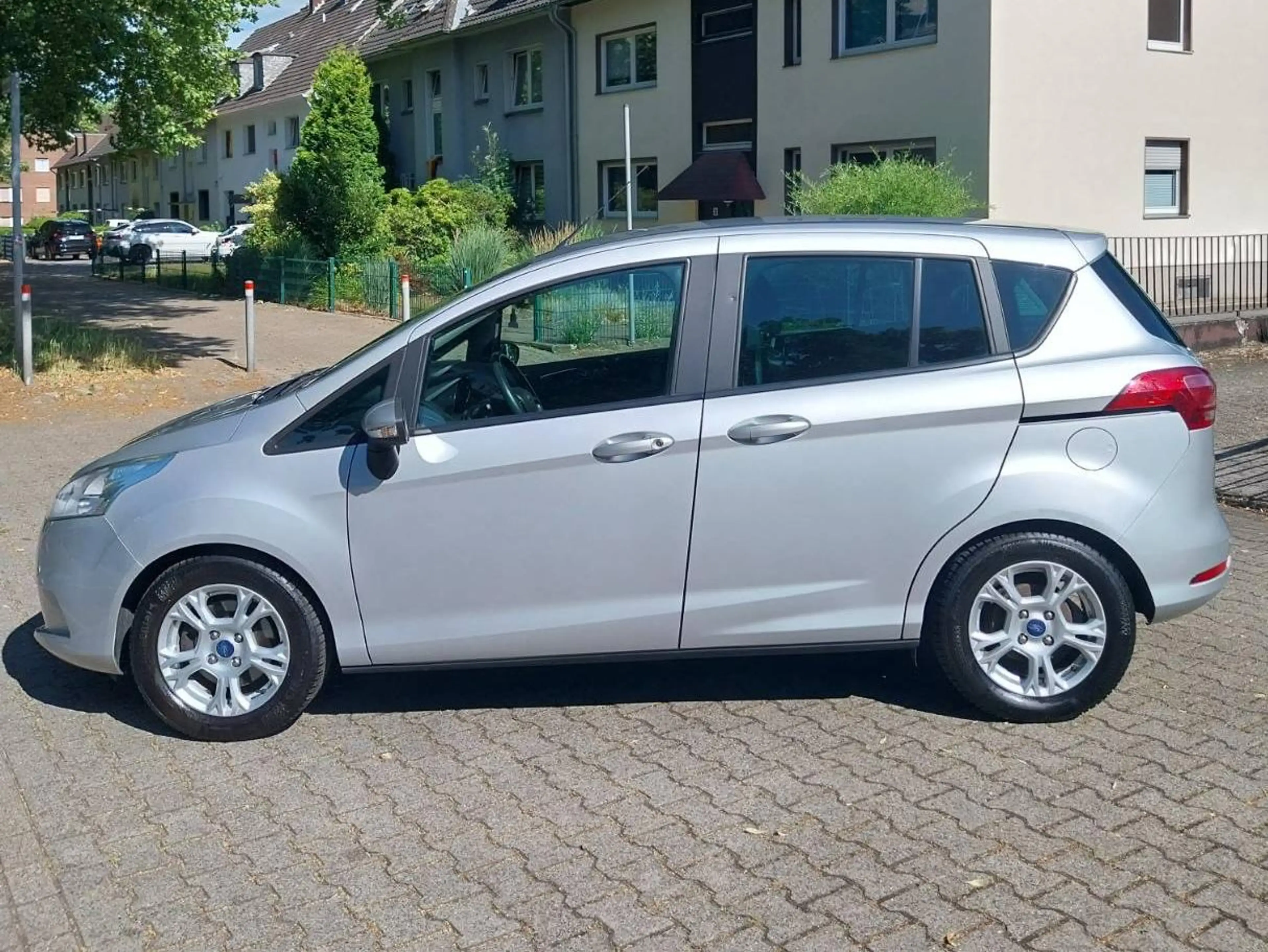 Ford B-Max Sync Edition — photo 8