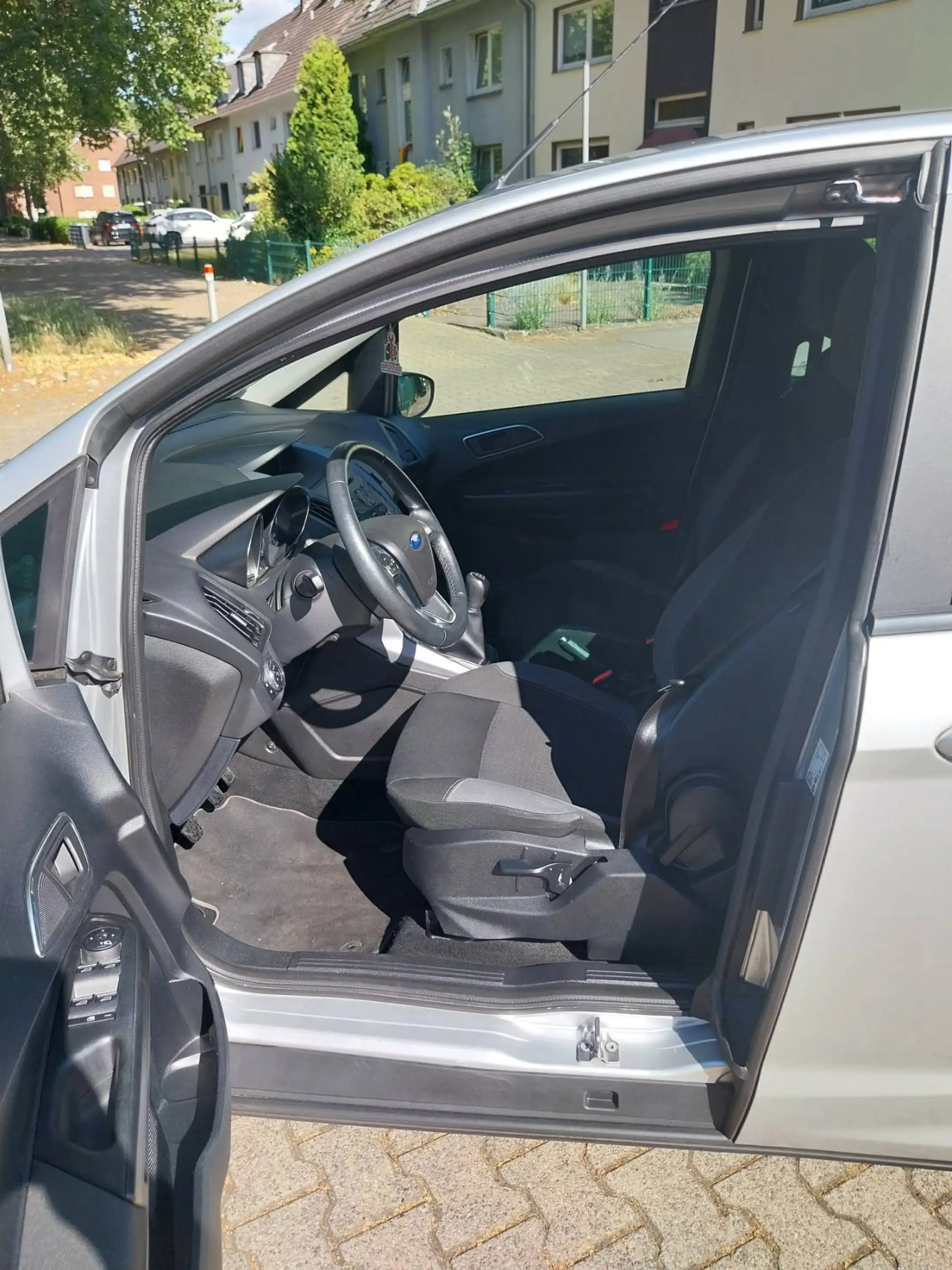 Ford B-Max Sync Edition — photo 10