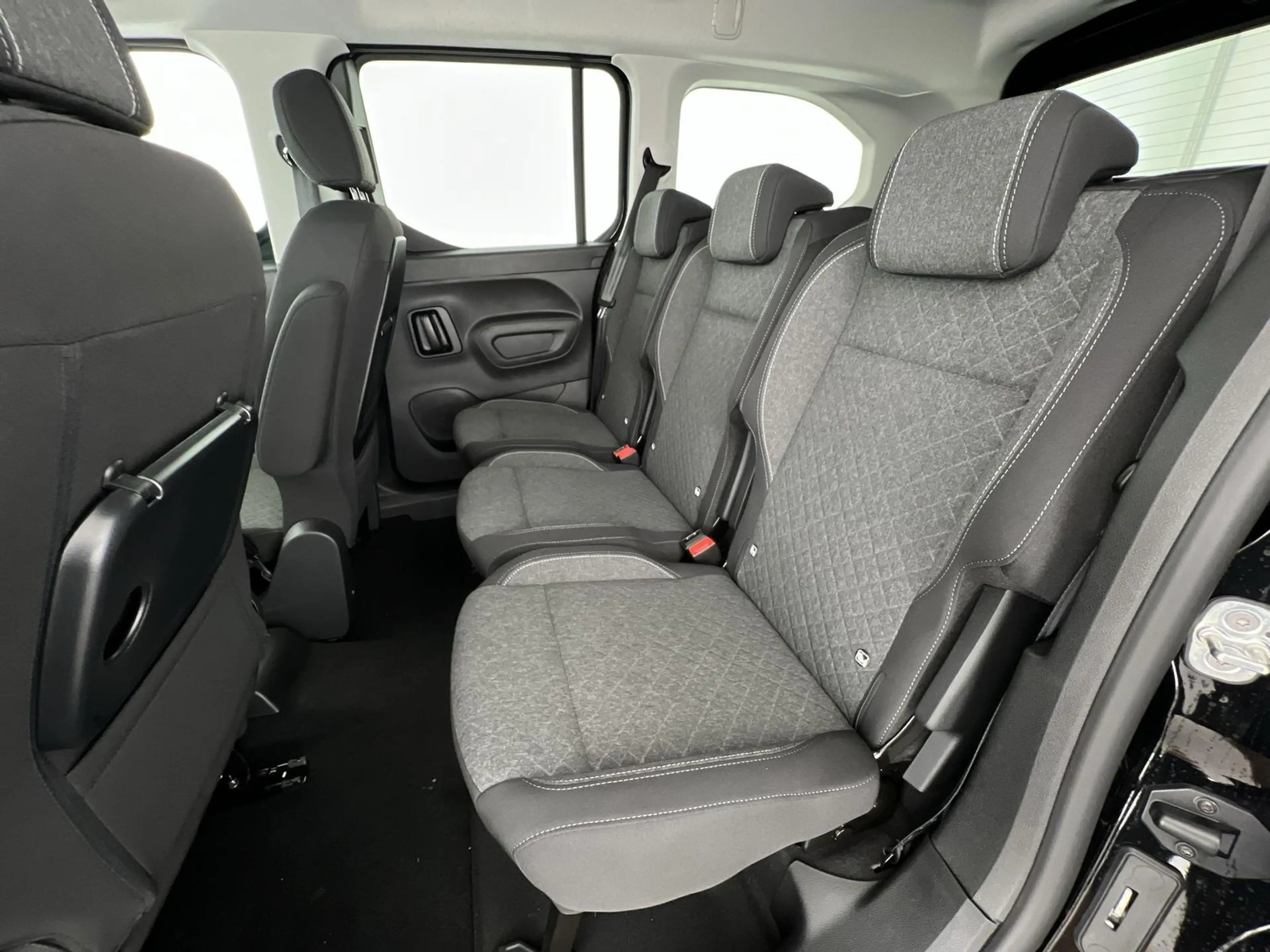 Opel Combo Life GS XL 1.5D*NAVI*SHZ*RFK*uvm — photo 9