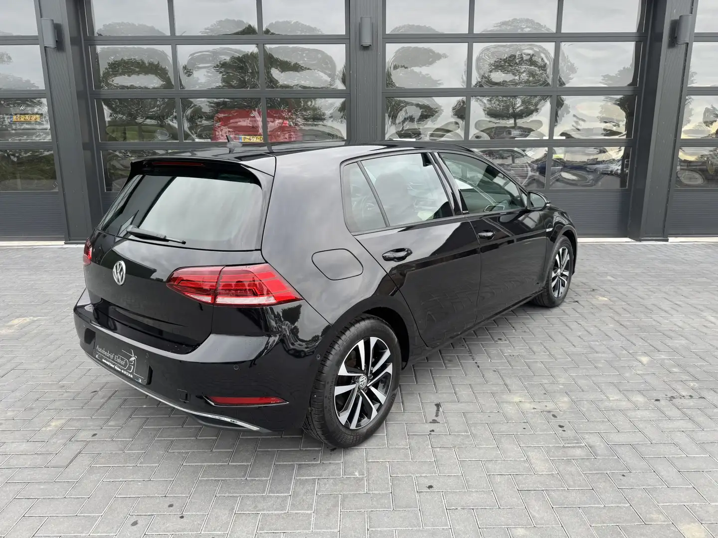 Volkswagen Golf 1.5 TSI IQ Drive / Automaat / stoelverwarming Nero - 2