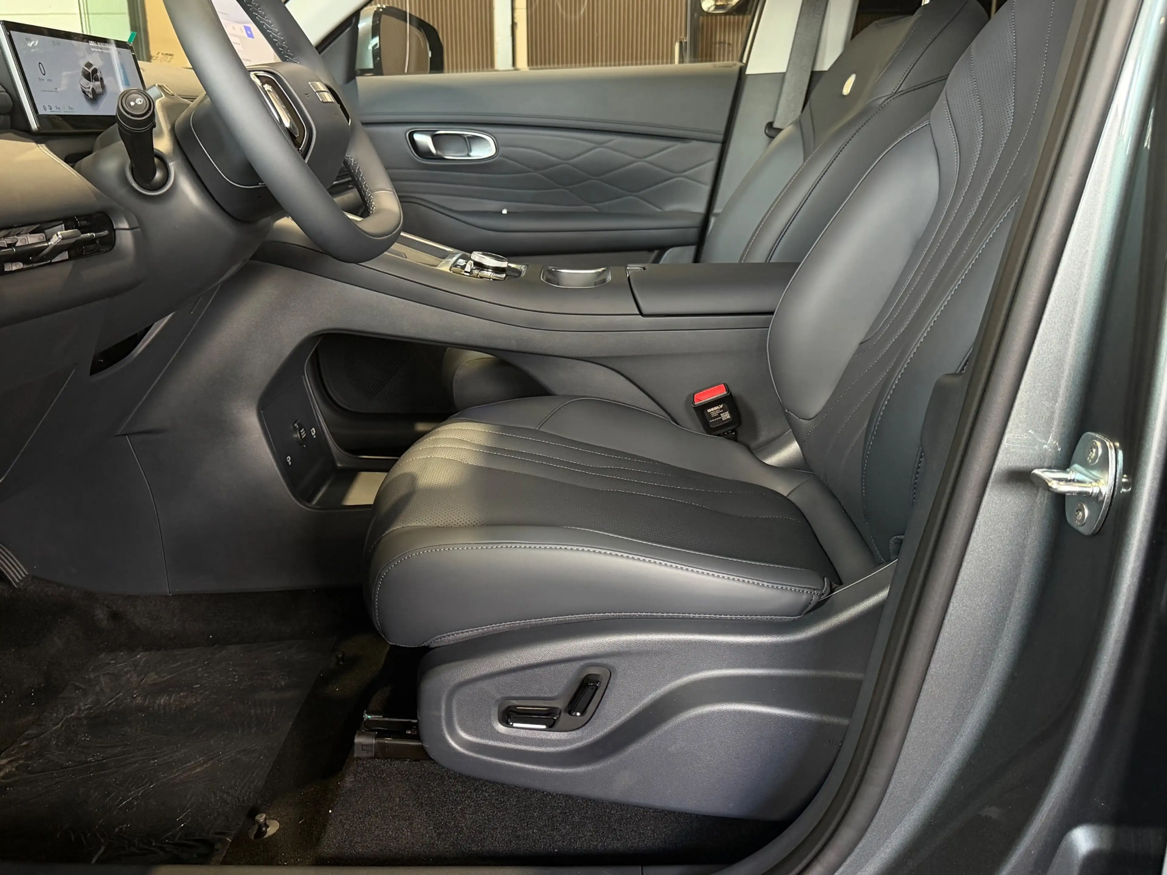 Geely Starray EM-i 1.5 Pro |PLUG-IN Hybrid| Apple Carplay|360 Camera| — photo 20