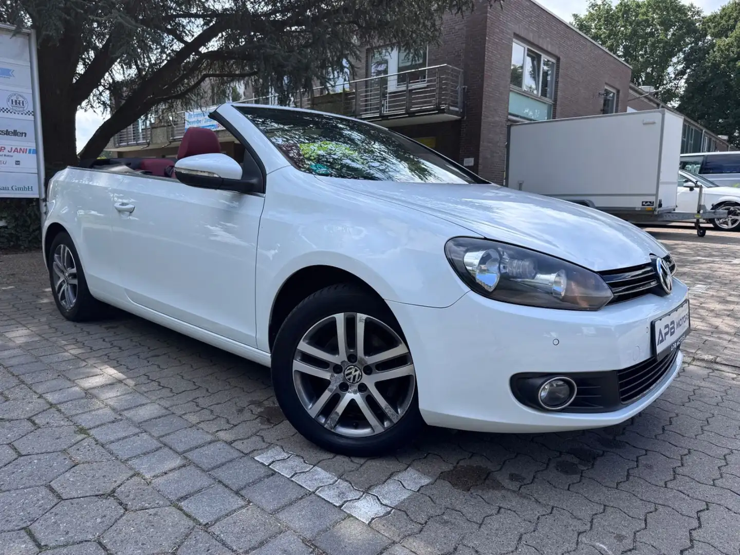Volkswagen Golf GOLF VI CABRIO BMT LEDER SITZHZG. TEMPO. PDC ALU Blanco - 1