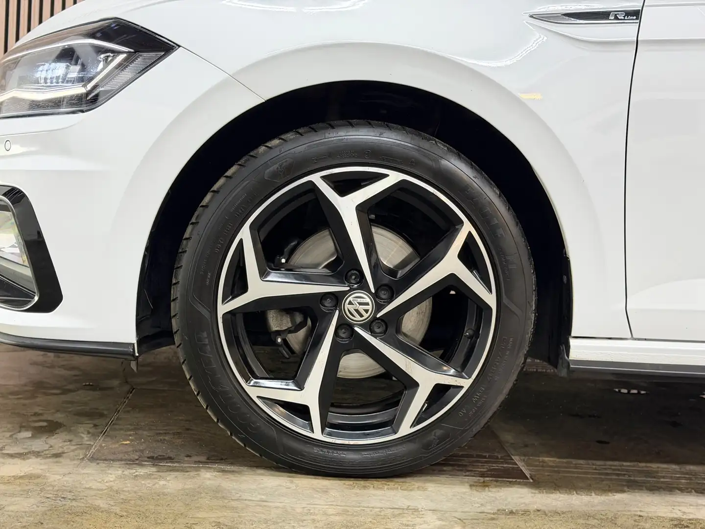 Volkswagen Polo 1.6 TDI R-Line 2019 DSG PANO LED VIRTUAL ACC PDC Wit - 2