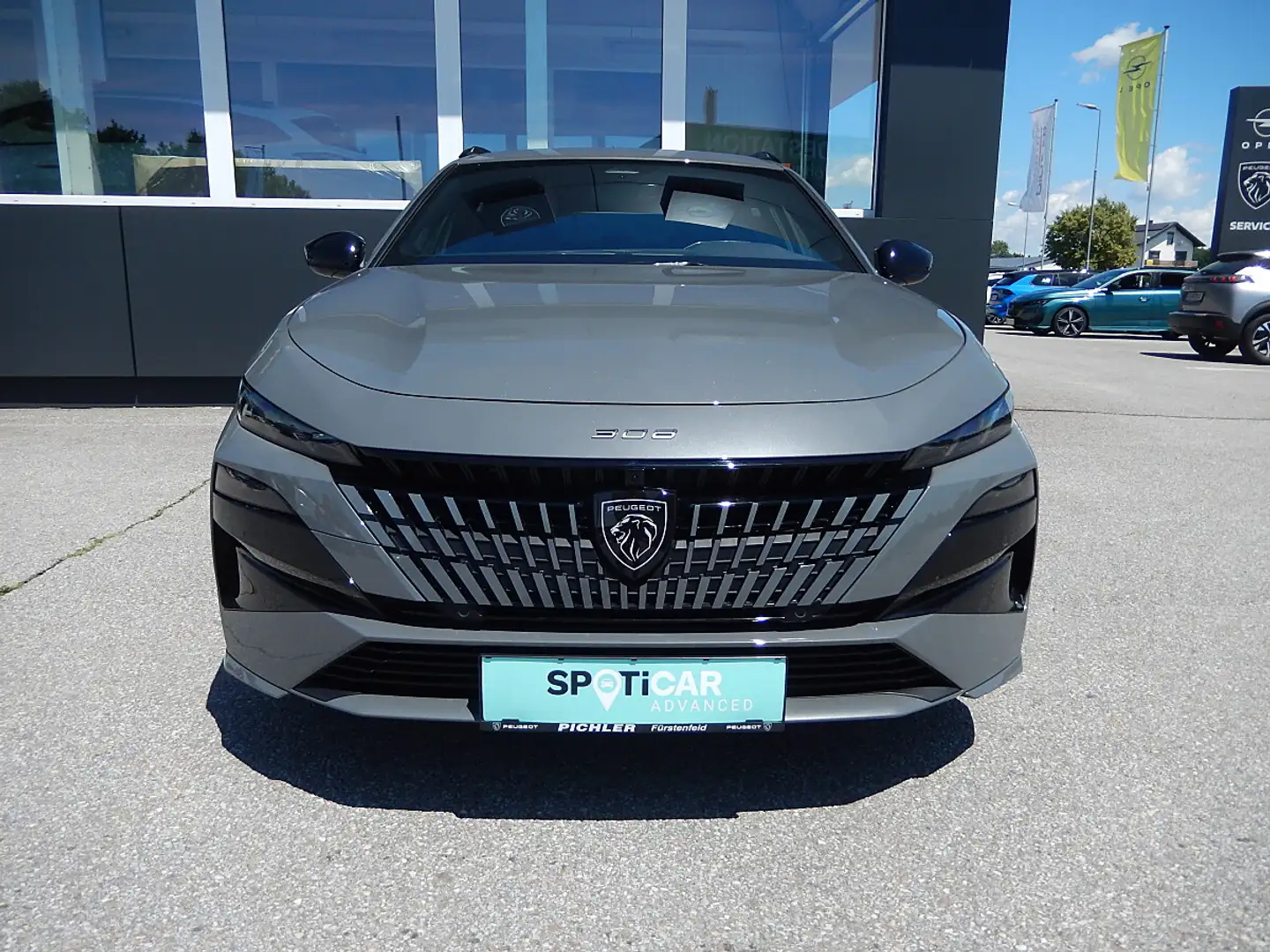 Peugeot 308 -e SW 156PS 58kWh GT Grau - 2