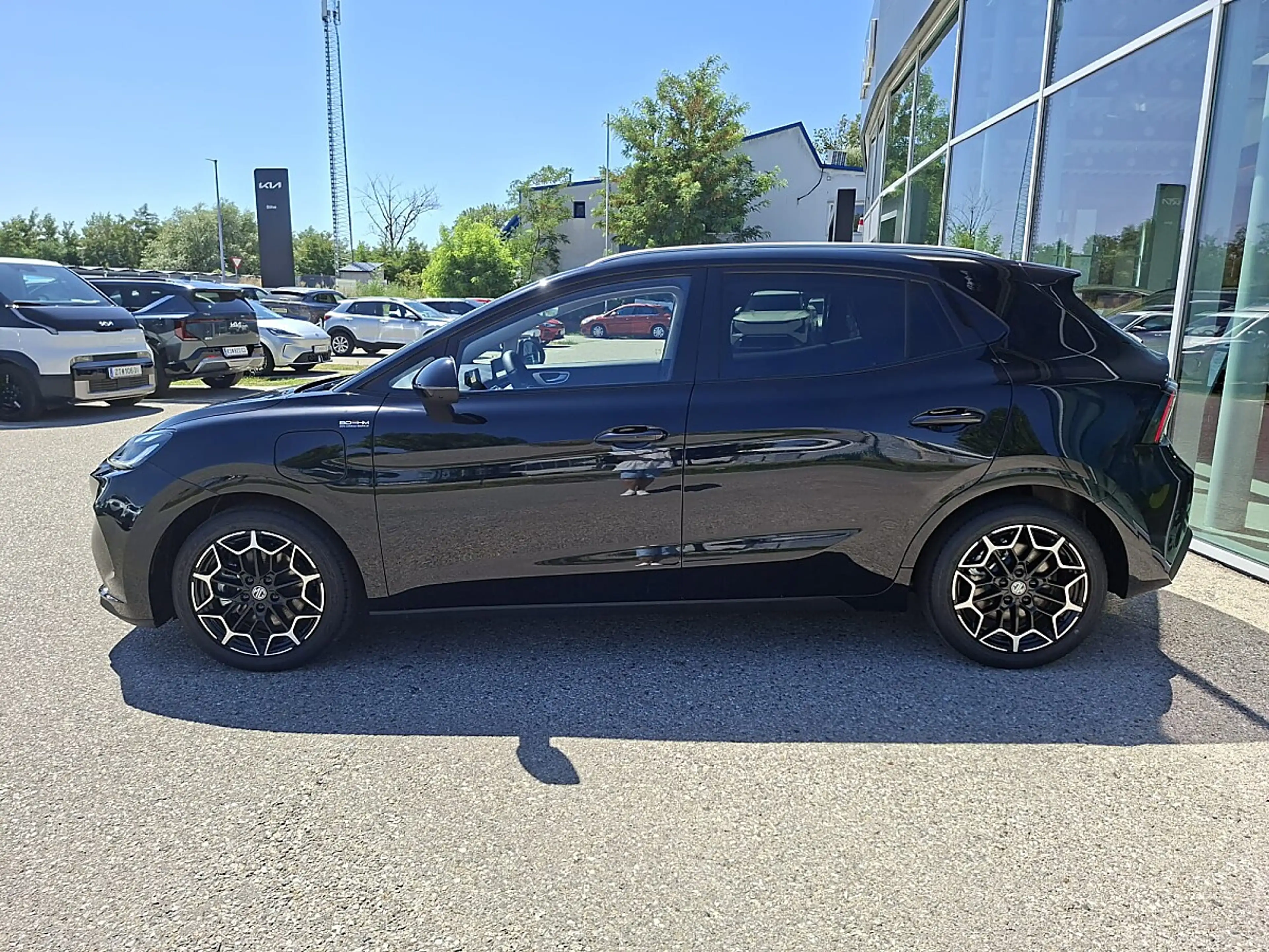 MG MG4 EV Urban 54 kWh Luxury — photo 7