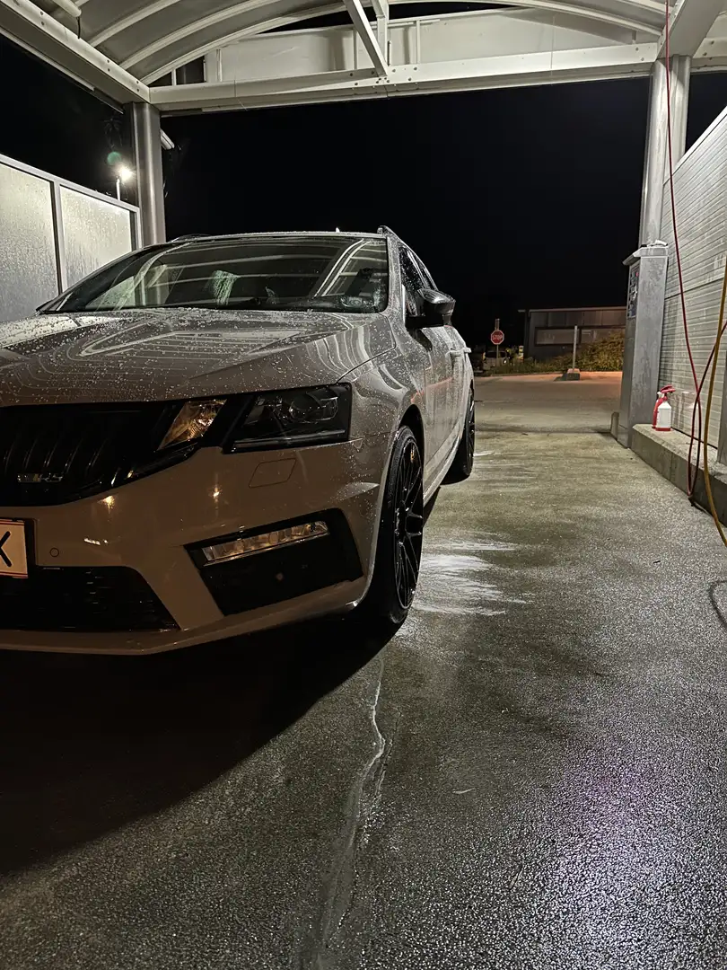 Skoda Octavia Combi RS 2,0 TSI DSG - 2