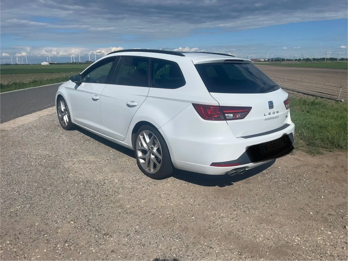 SEAT Leon Leon ST FR 2,0 TDI CR 4Drive FR Weiß - 2