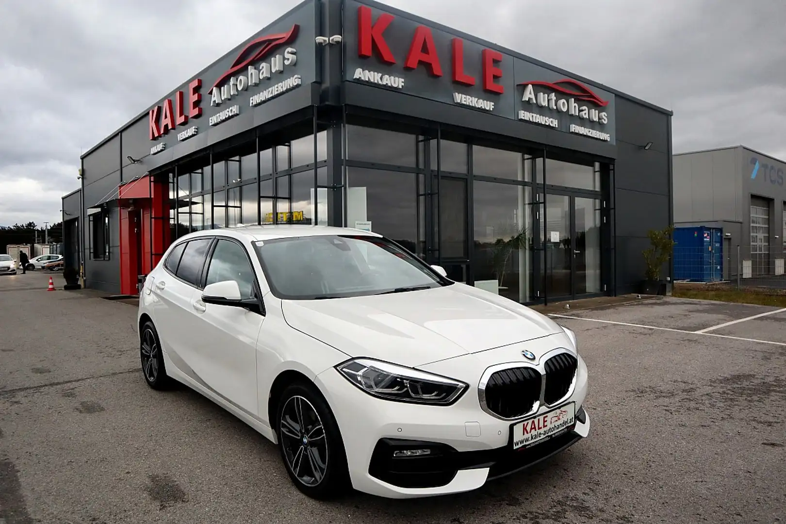 BMW 118 d Aut. *Sport-Line*1.Besitz*LED*Navigation* Weiß - 1