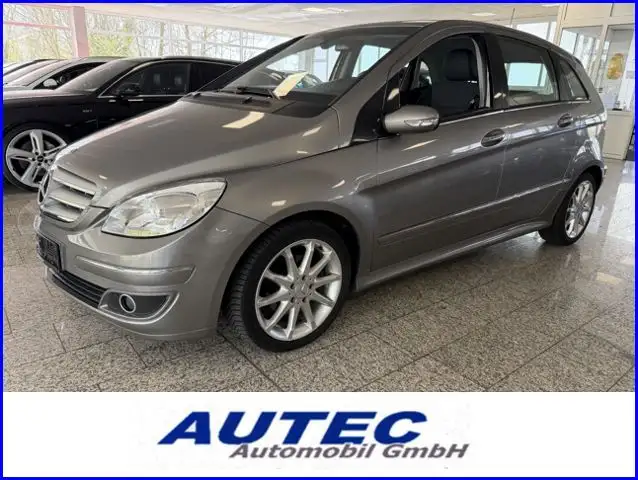 Mercedes-Benz B 200 Sport Paket Automatik+Teilleder+17Zoll