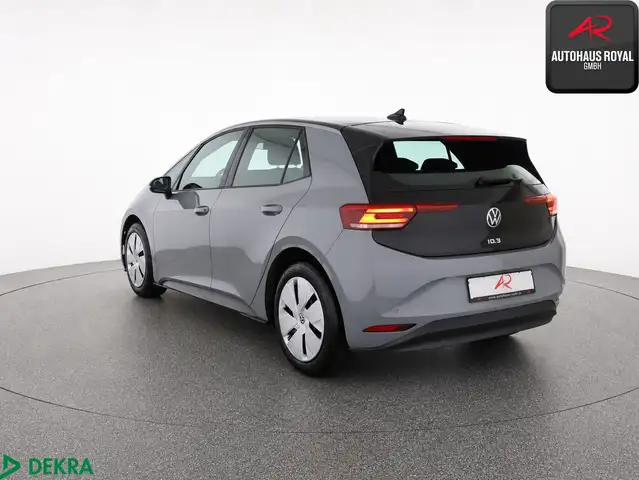 Volkswagen Id.3 view 3