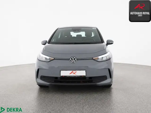 Volkswagen Id.3 view 8