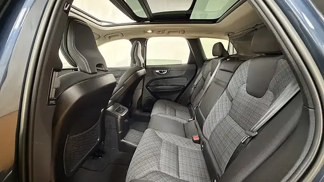 Volvo XC60 view 25