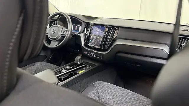 Volvo XC60 view 7