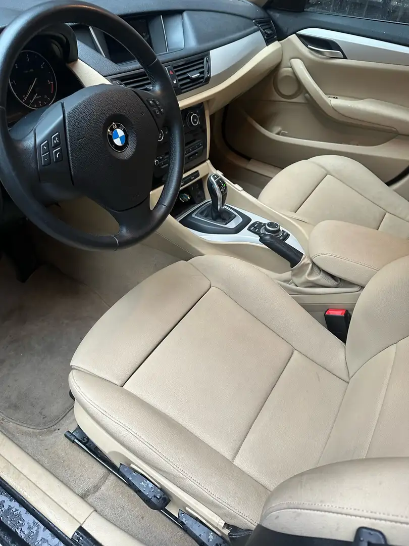 BMW X1 sdrive18d xLine Beżowy - 1