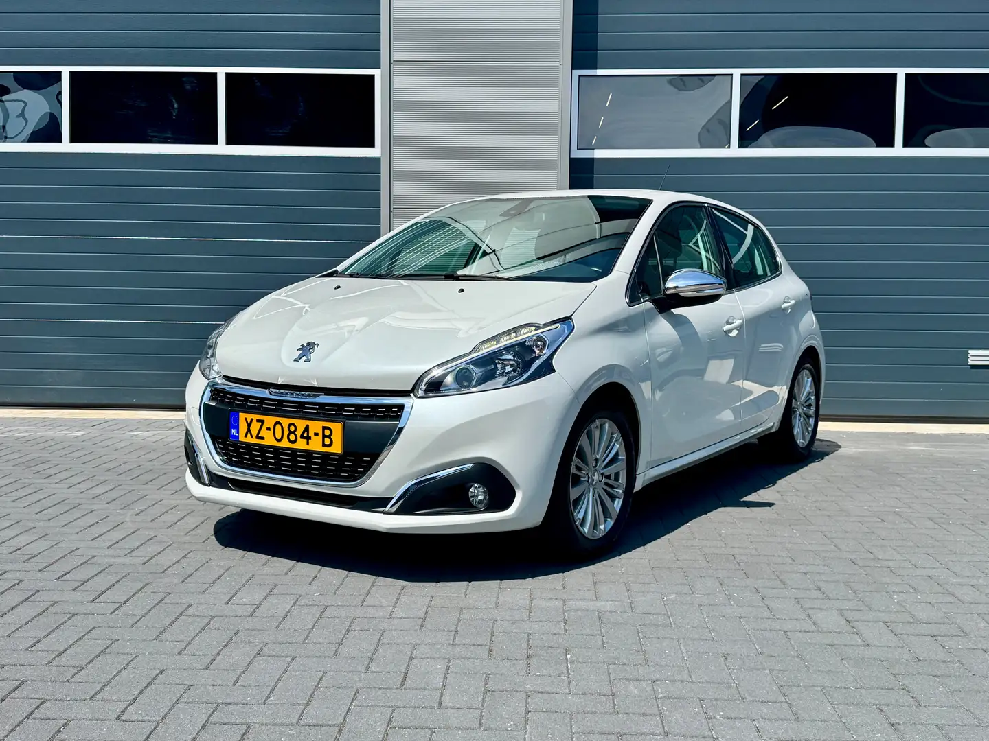 Peugeot 208 1.2 Blue Lease Allure Blanc - 1