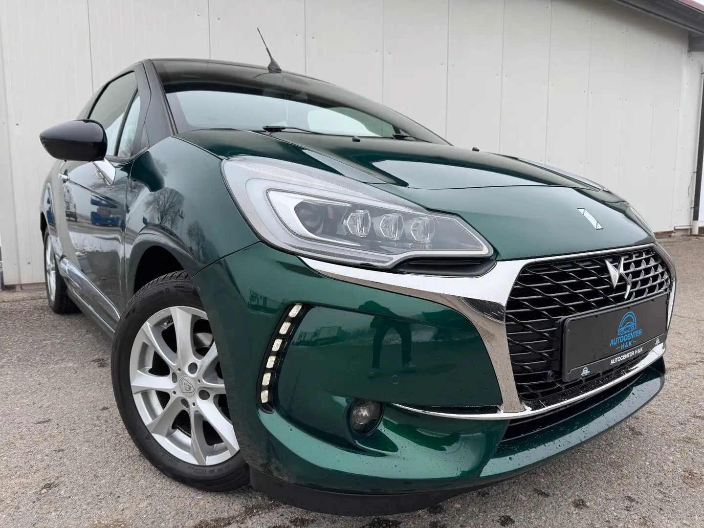 DS Automobiles DS 3 Cabrio So Chic *NAVI*LED*SHZ*KAM* Grün - 1