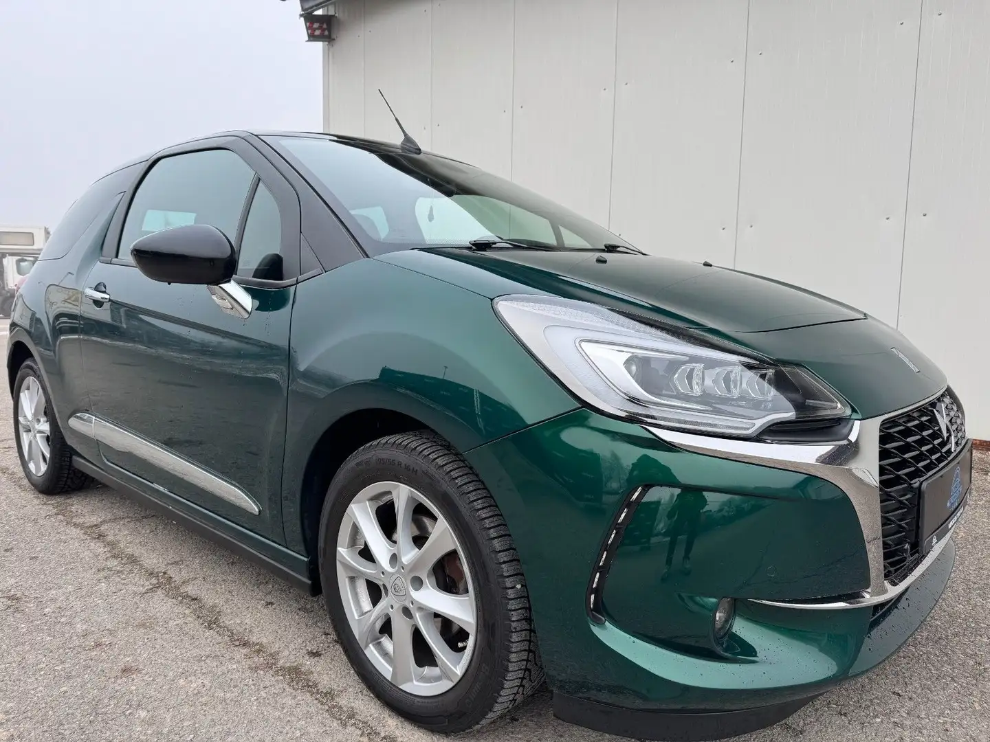 DS Automobiles DS 3 Cabrio So Chic *NAVI*LED*SHZ*KAM* Grün - 2